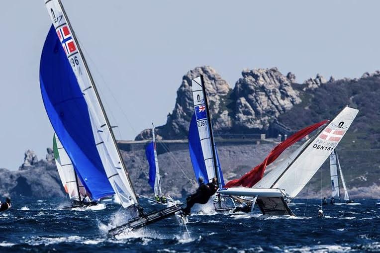 Josephine Frederiksen og Jesper Vogelius kom i problemer i deres Nacra 17 og fuldførte ikke første sejlads, ligesom de ikke formåede at starte i de efterfølgende to. Foto: Sailing Energy