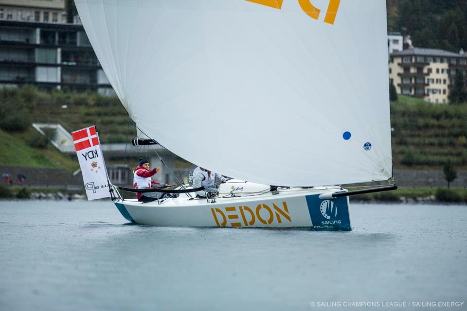 Det lykkedes kun at sejle otte sejladser på fire dage i Schweiz. Her er det KDY's kvinder, der snuppede en prik i 6. sejlads. Foto: Sailing Energy