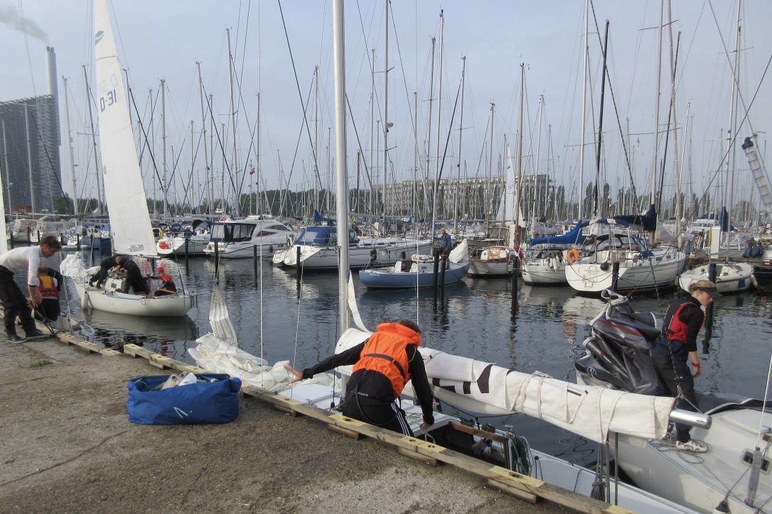 Det er ikke kun de lokale, der finder vej til Magretheholm Havn. Også Spækhugger-sejlerne, der fornyligt sejlede DM i klubben. Foto: Rahlf Nielsen