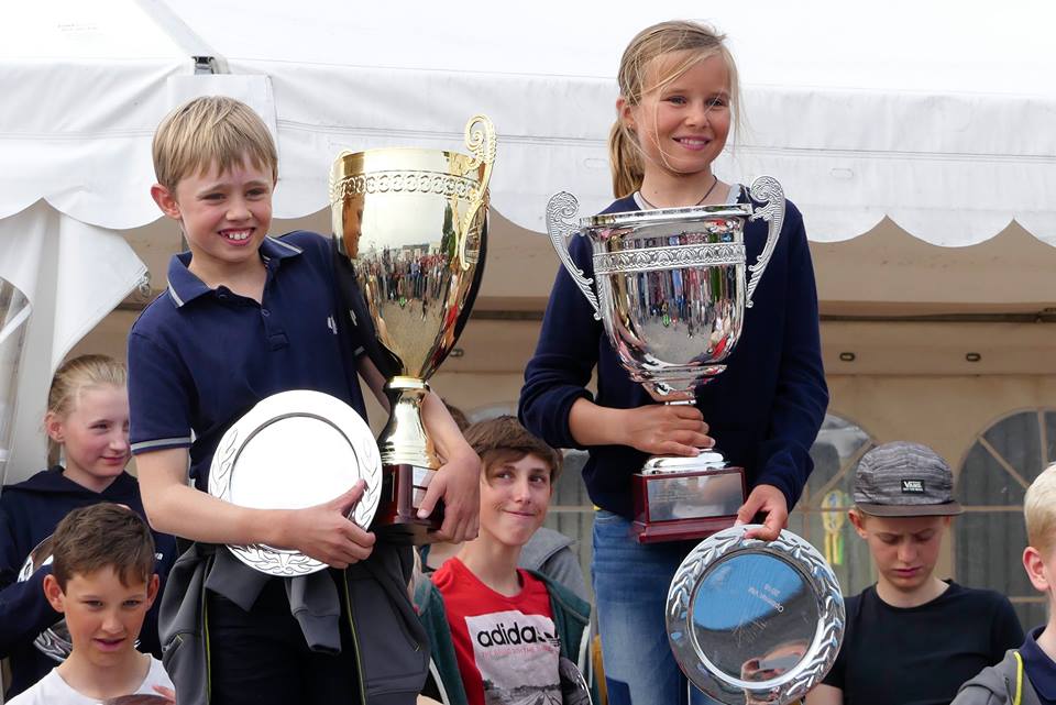 Malthe Ebdrup, vinder af ranglisten herhjemme og VM-udtagelse 2016, sammen med Helena Wolff fra Egå Sejlklub, bedste pige på en samlet 3. plads. Foto: Søren Ebdrup