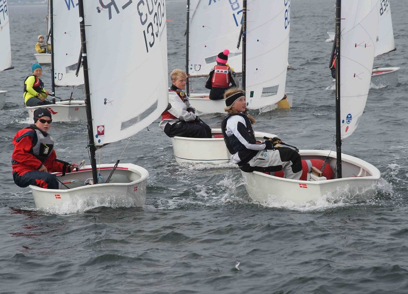 Jeg vil ikke udelukke, at der er nogle få forældre, som kunne have fordel af at genopfriske et par afsnit i det etiske kodeks,” siger Mikael Jeremiassen fra Dansk Sejlunion. Foto: Aabenraa Sejl Club