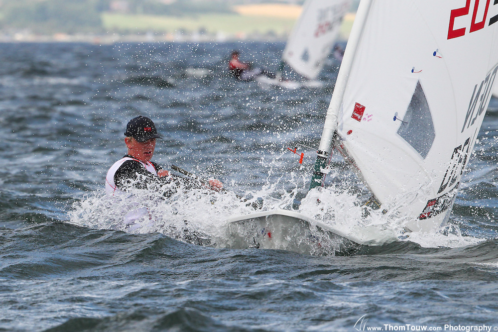 Patrick på 17 år, Årets Talent hos drengene 2014, sejler normalt Laser Standard men deltager her i Laser Radial.