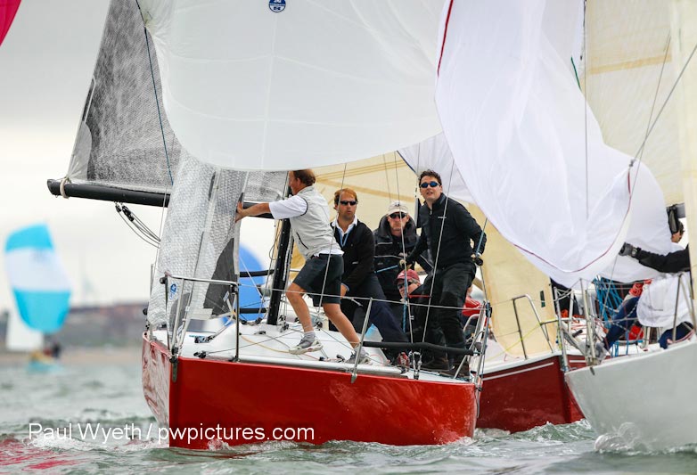 Der sættes spiler til Coutts Quarter Ton Cup. Foto: Paul Wyeth/pwpictures.com