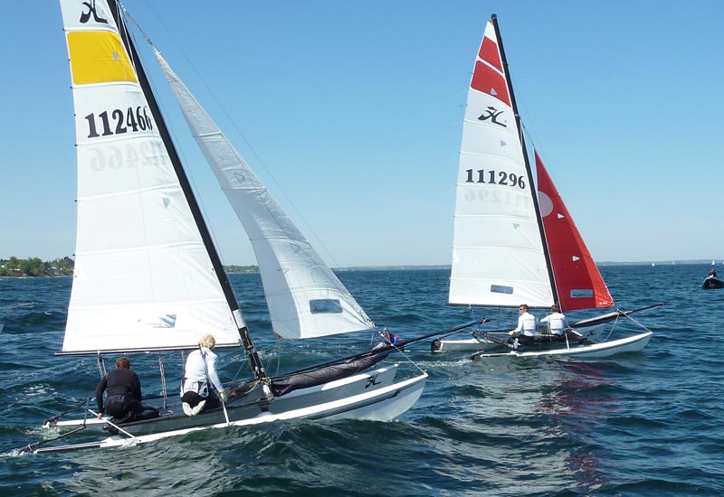 Rasmus Antoft og Martin Hjortlund til start i Vedbæk med stævnets vindere brdr. Bjørnholt foran. Foto: