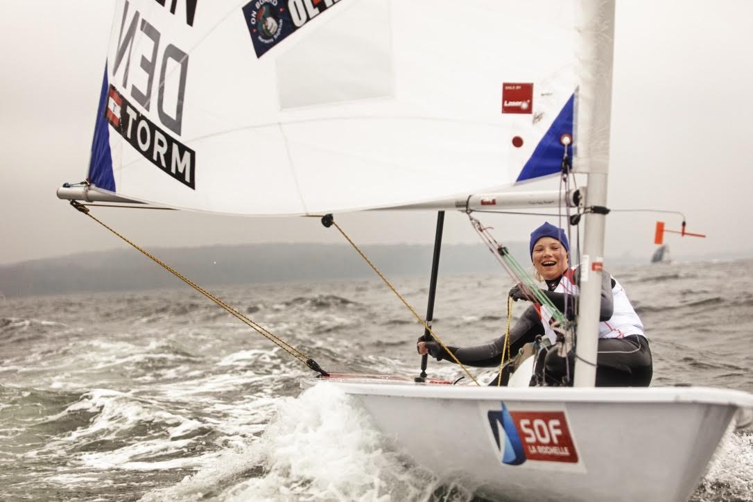 Til World Cup-finalen i juni sejles første gang med carbon-master i Laser Radial-klassen. En spændende ændring, mener Rindom. Foto: Das Büro for DIF og Team Danmark