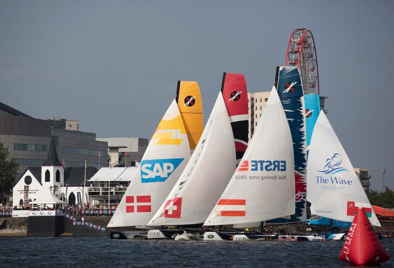 Der er lagt op til en spændende finale. Foto: extremesailingseries.com