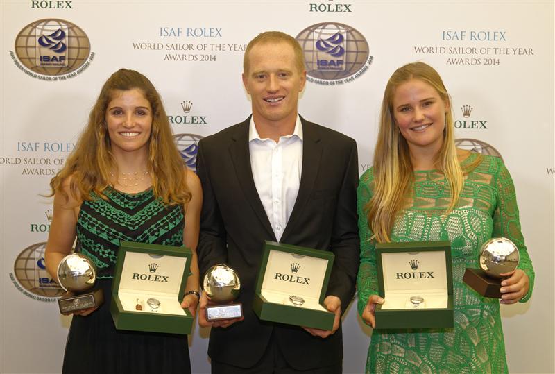 Fra venstre: Martine Grael, James Spithill og Kahena Kunze til prisuddeling på Mallorca. Foto: Rolex