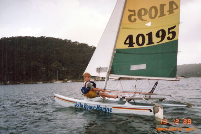 Ni-årige Jimmy Spithill i sin Hobie Cat 14 Turbo. Foto: DHCA