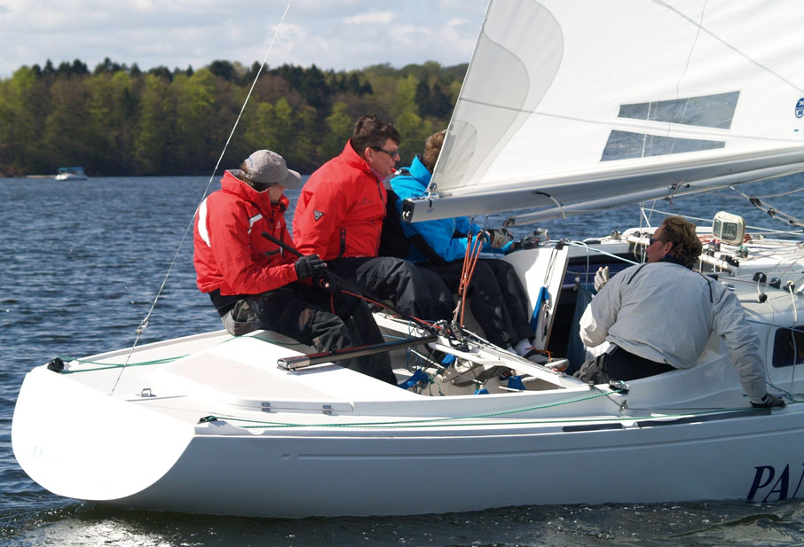 Her ses en senere svømmende Gert Toft fra Pantaenius hos Steffen Stegger og co. fra Hadsund. Fotos: Jens Hjort