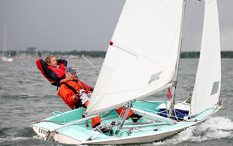 Søren og Stephan Nandrup i 903 fik ikke den kamp de havde håbet på, da Jørgen Boisen-Møller havde havari i den første sejlads. Foto: Jørgen Schönherr