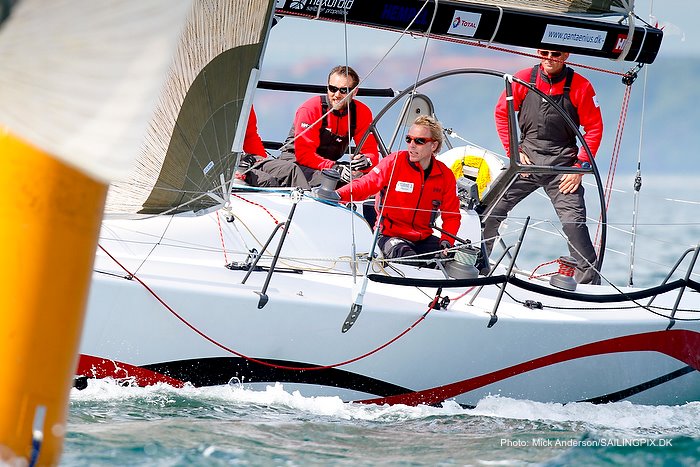 Visione 3.1-holdet ses her under Aarhus Big Boat tidligere i år. I morgen sejler holdet Race Rigtig i Rungsted. Foto: Mick Anderson/sailingpix.dk