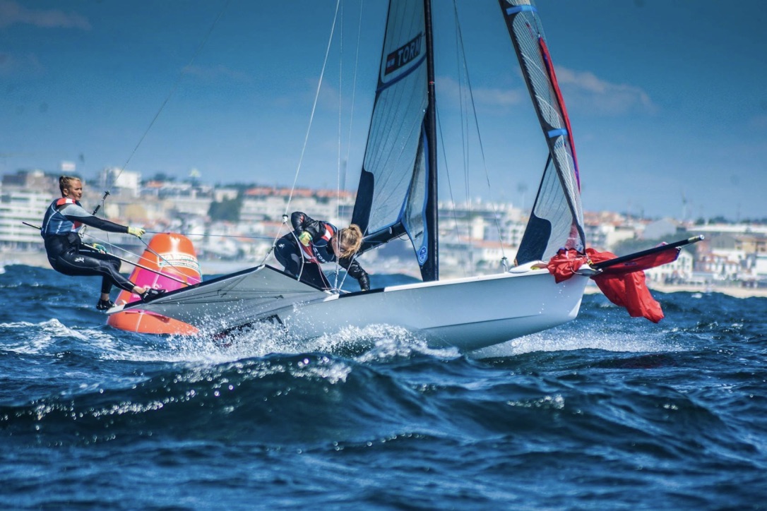 De 20 bedste 49erFX'ere kæmper med i finalesejladserne, hvor de jagter Jena og Katjas førsteplads. Foto: Nikolaj Schwaner