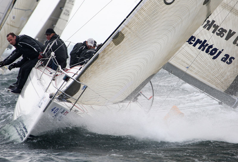 X-35eren er ikke for nybegyndere i sejlsport. Her er Løftgaard og co. i Kiel.