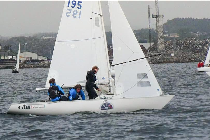 Lucas Lier, Konrad Floryan og Frederik Berg i et noget regnfuldt Norge. Foto: facebook