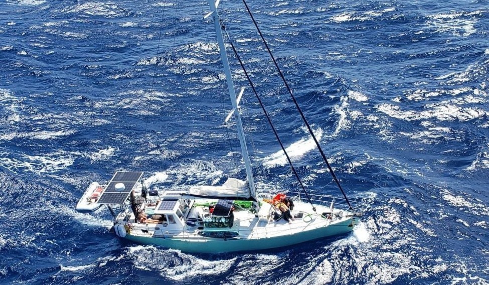 Ordsprog tag på sightseeing smør Jonas Vignal-Olsen forklarer om redning af den 47-fods båd S/Y Zoma i  Caribien - anker slog stort hul i stævn - Motorbåds nyt